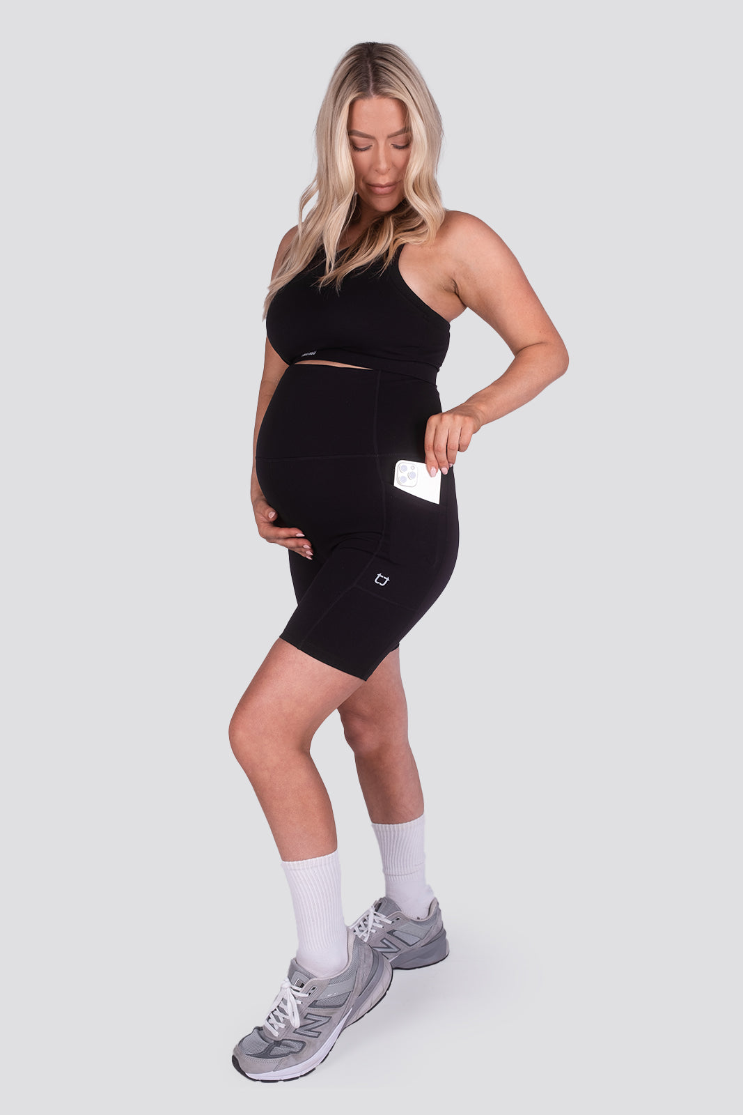 Maternity Signature Biker Shorts - Black – TwoTags